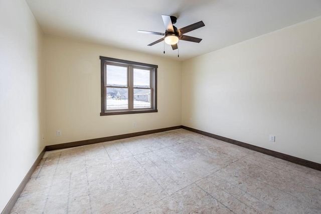 1827 Golden Gate WAY, Holmen, WI 54636