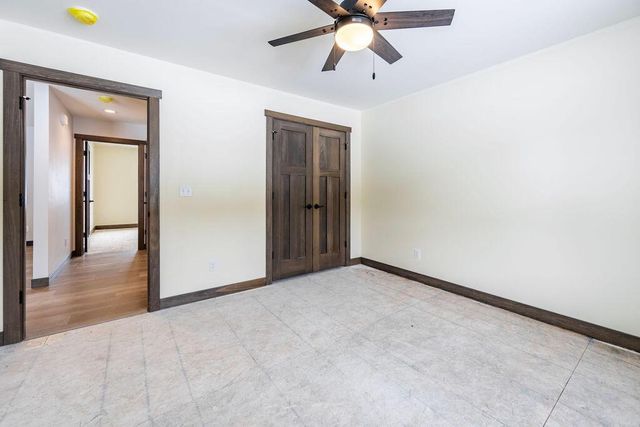 1827 Golden Gate WAY, Holmen, WI 54636