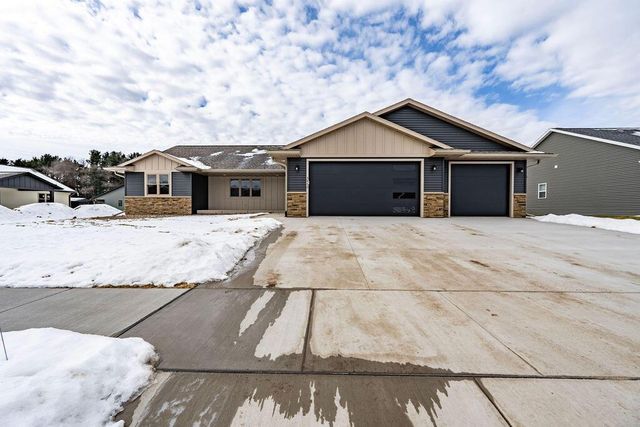 1827 Golden Gate WAY, Holmen, WI 54636