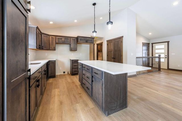 1827 Golden Gate WAY, Holmen, WI 54636