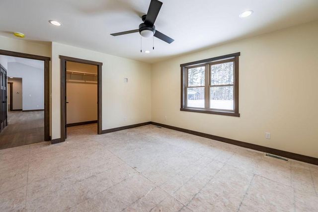 1827 Golden Gate WAY, Holmen, WI 54636