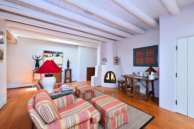 311 Bishops Lodge Road, Santa Fe, NM 87501