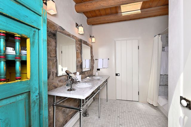 311 Bishops Lodge Road, Santa Fe, NM 87501