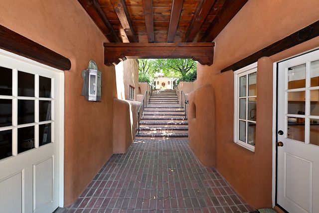311 Bishops Lodge Road, Santa Fe, NM 87501