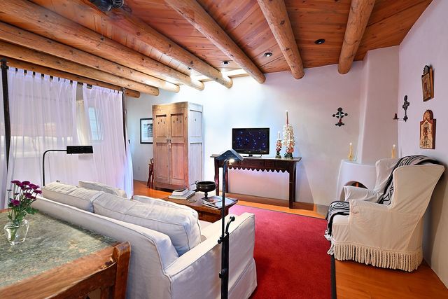 311 Bishops Lodge Road, Santa Fe, NM 87501