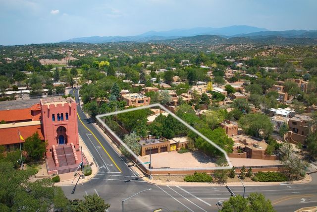 311 Bishops Lodge Road, Santa Fe, NM 87501