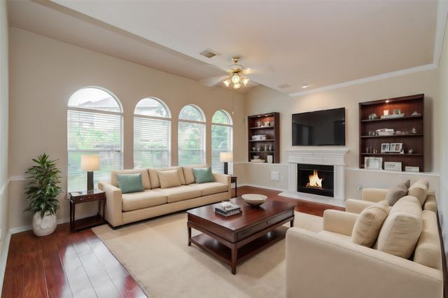 2907 Little Branch Ct, Houston, TX 77082