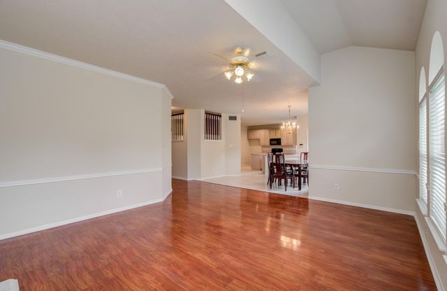 2907 Little Branch Ct, Houston, TX 77082