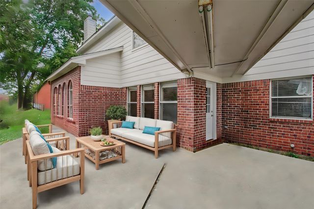 2907 Little Branch Ct, Houston, TX 77082