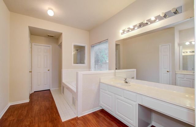 2907 Little Branch Ct, Houston, TX 77082