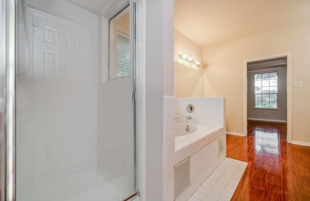 2907 Little Branch Ct, Houston, TX 77082
