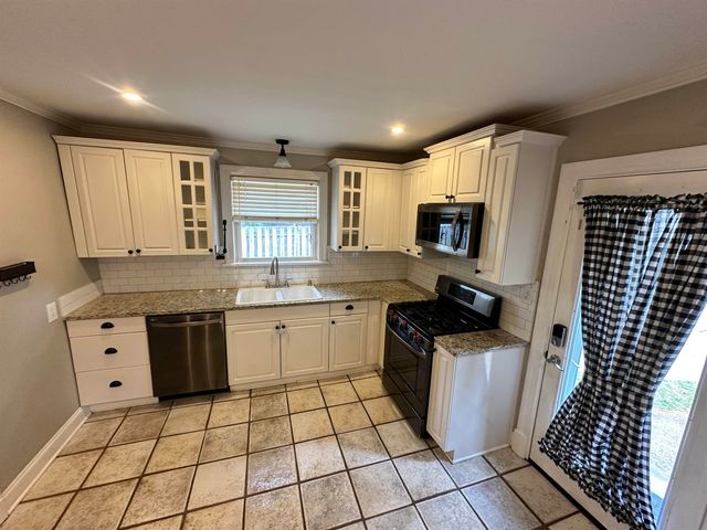 140 ALEXANDER ST, Memphis, TN 38111