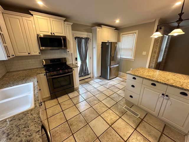 140 ALEXANDER ST, Memphis, TN 38111