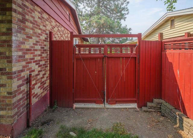 1808 W Kiernan Ave, Spokane, WA 99205