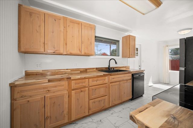 1808 W Kiernan Ave, Spokane, WA 99205