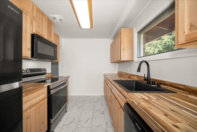 1808 W Kiernan Ave, Spokane, WA 99205