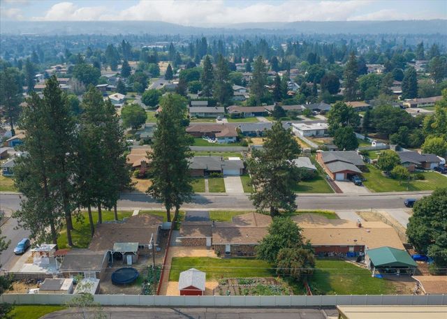 1808 W Kiernan Ave, Spokane, WA 99205