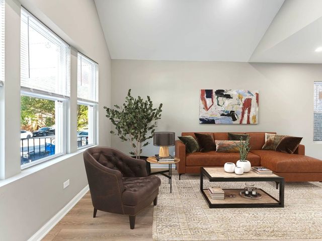 2733 W 38th Street, Chicago, IL 60632