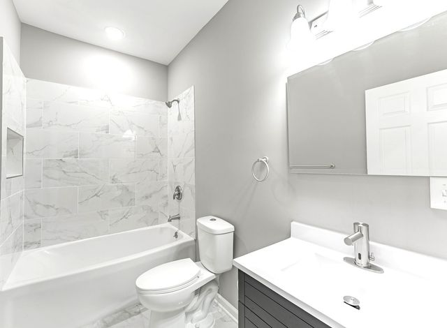 2733 W 38th Street, Chicago, IL 60632