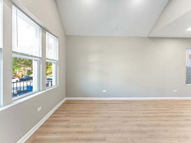 2733 W 38th Street, Chicago, IL 60632