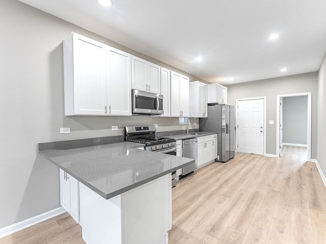 2733 W 38th Street, Chicago, IL 60632