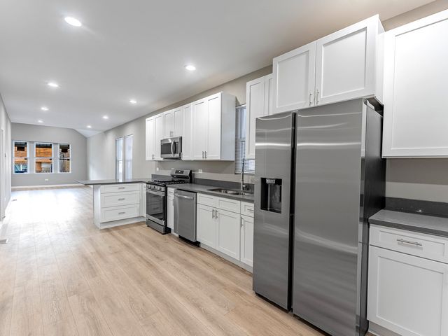 2733 W 38th Street, Chicago, IL 60632