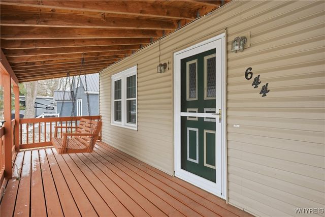 644 Seneca Creek Road, West Seneca, NY 14224