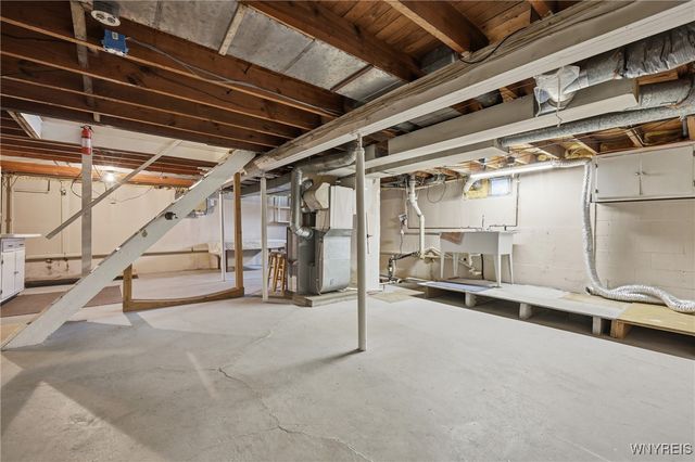 644 Seneca Creek Road, West Seneca, NY 14224