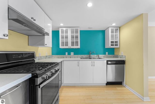 595 Georgetown Place # 12, Traverse City, MI 49684