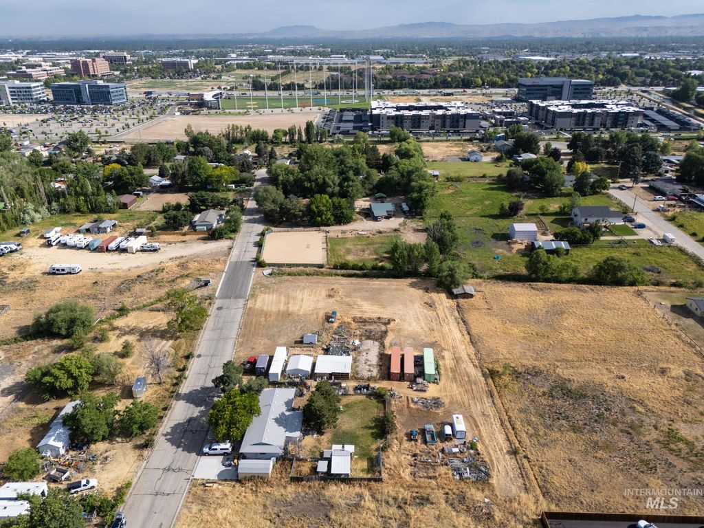 1530 S Topaz, Meridian, ID 83642 photo 2