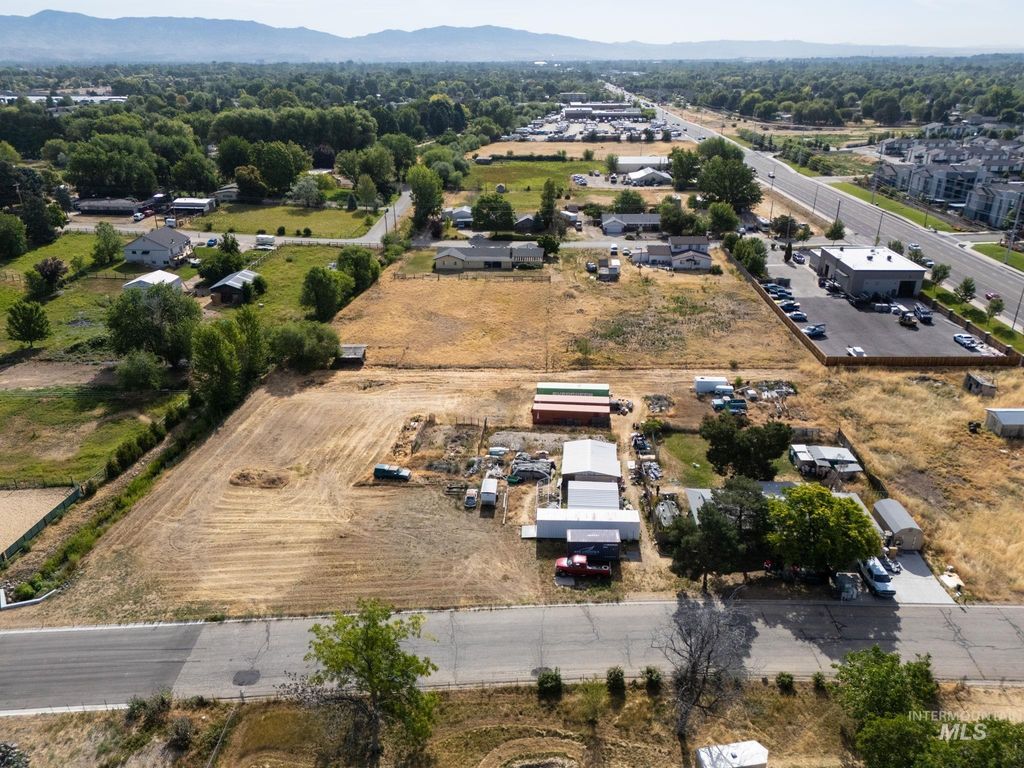 1530 S Topaz, Meridian, ID 83642 photo 3