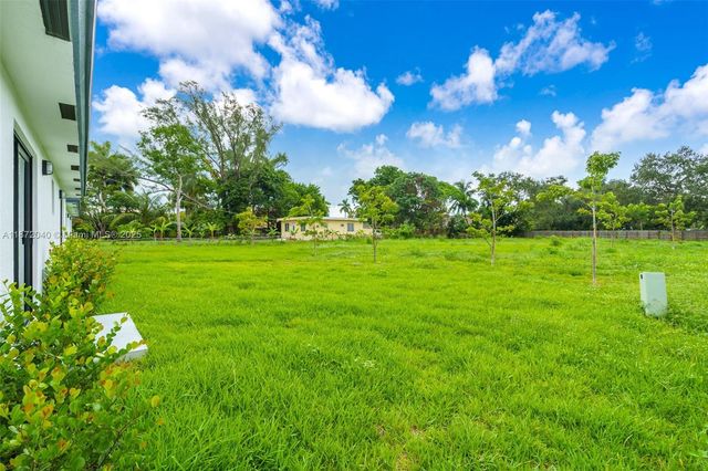 17377 NW 22nd Ave, Miami Gardens, FL 33056