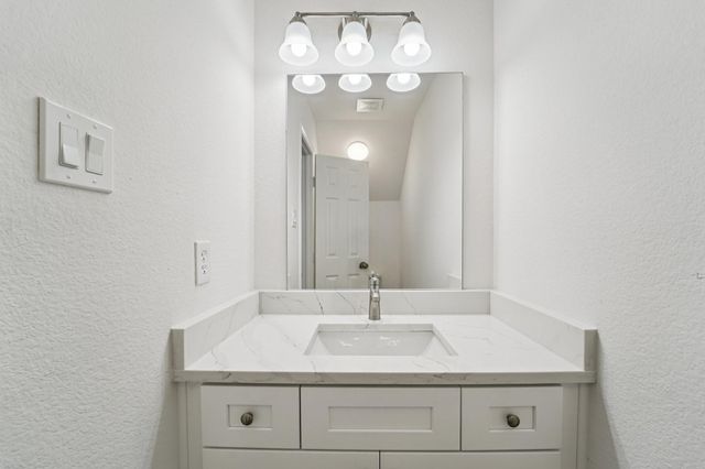 2206 Abernathy Street, Houston, TX 77026