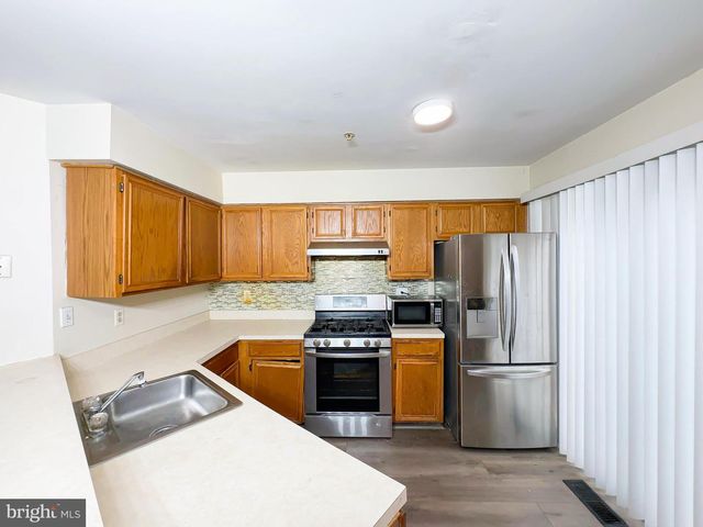 3415 WOOD CREEK DR, Suitland, MD 20746