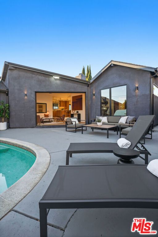 Image 52 of property listing at 11642 Hartsook Street, Valley Village, CA 91601