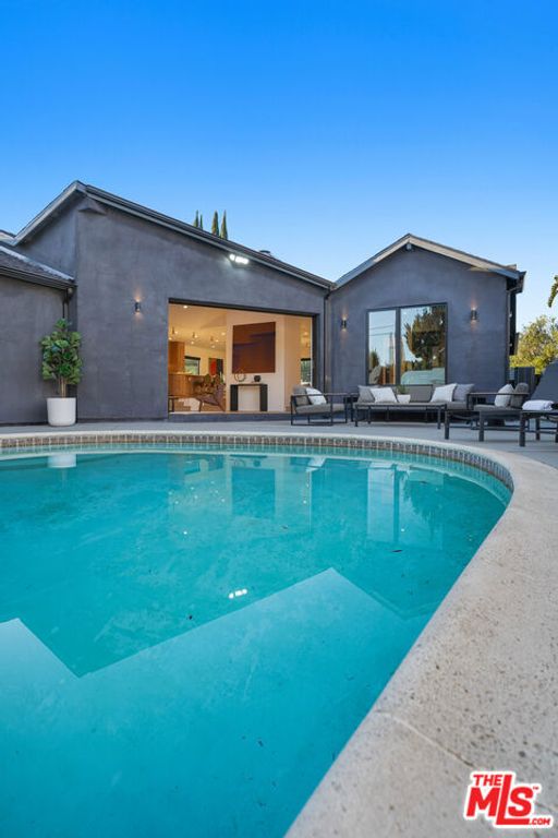 Image 53 of property listing at 11642 Hartsook Street, Valley Village, CA 91601