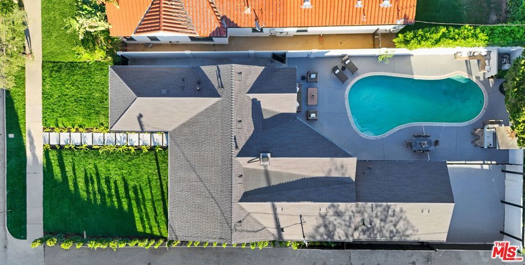 Image 62 of property listing at 11642 Hartsook Street, Valley Village, CA 91601