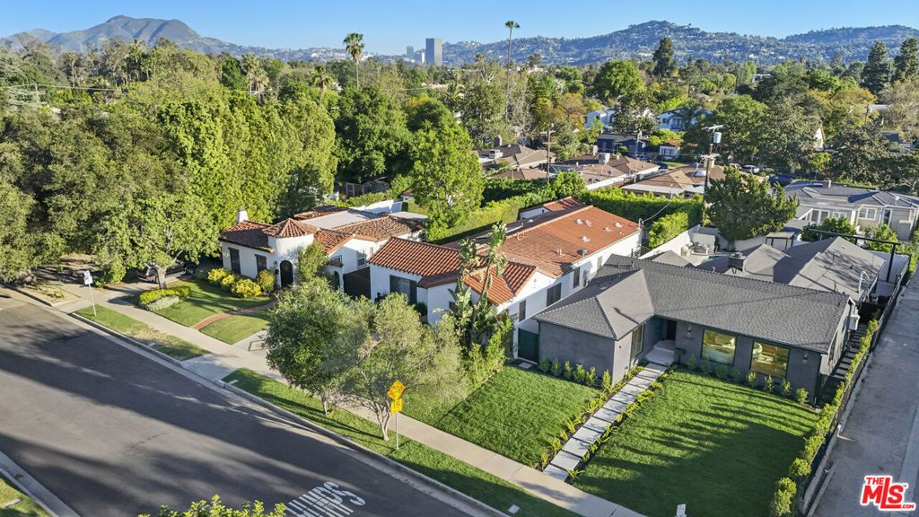 Image 63 of property listing at 11642 Hartsook Street, Valley Village, CA 91601