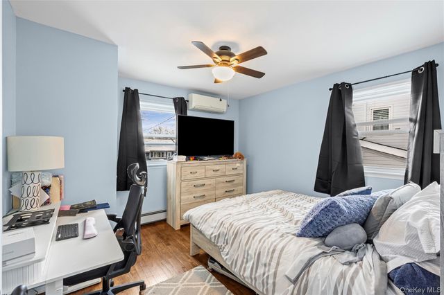 36 Hart Street, Farmingdale, NY 11735