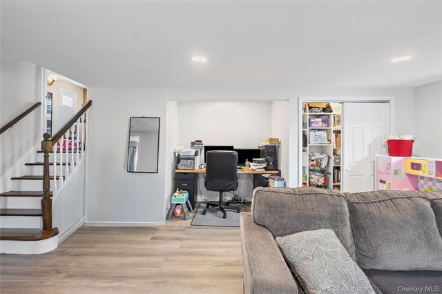 36 Hart Street, Farmingdale, NY 11735