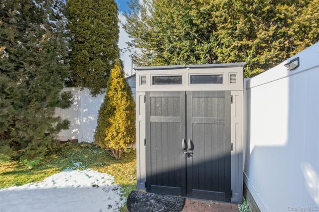 36 Hart Street, Farmingdale, NY 11735