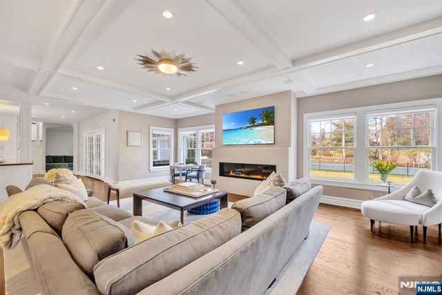 187 Buckingham Road, Tenafly, NJ 07670