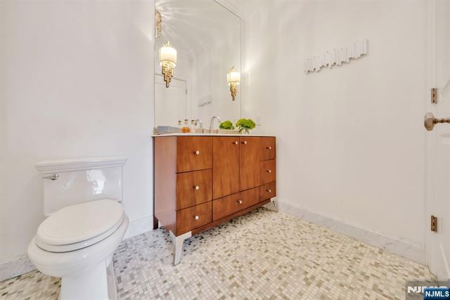 187 Buckingham Road, Tenafly, NJ 07670