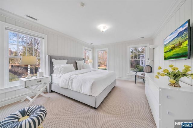 187 Buckingham Road, Tenafly, NJ 07670