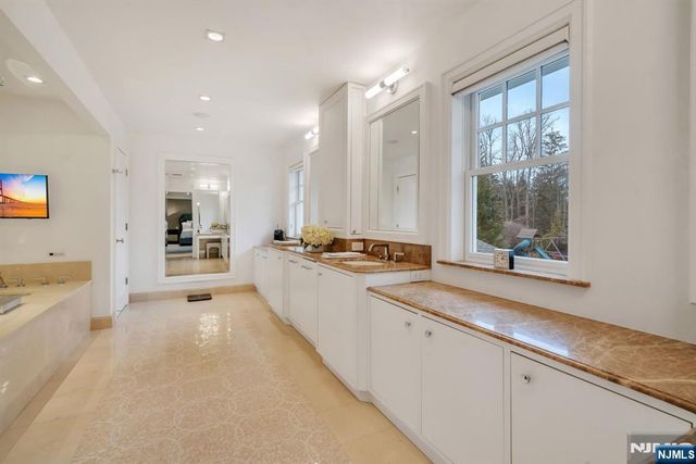 187 Buckingham Road, Tenafly, NJ 07670