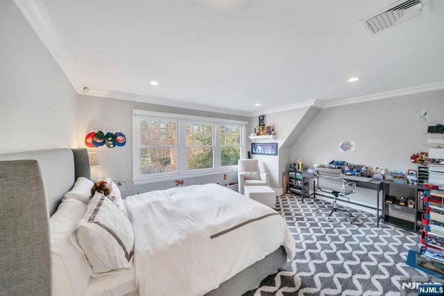 187 Buckingham Road, Tenafly, NJ 07670