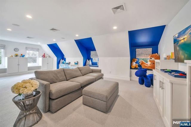 187 Buckingham Road, Tenafly, NJ 07670