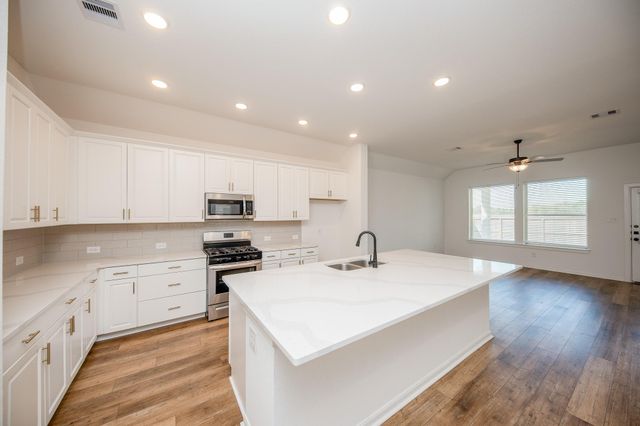 42514 Summer Crest Road, Magnolia, TX 77354