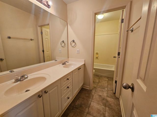 2056 QUEENS COURT, Moody, AL 35004