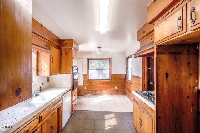 3908 Park Place, La Crescenta, CA 91214